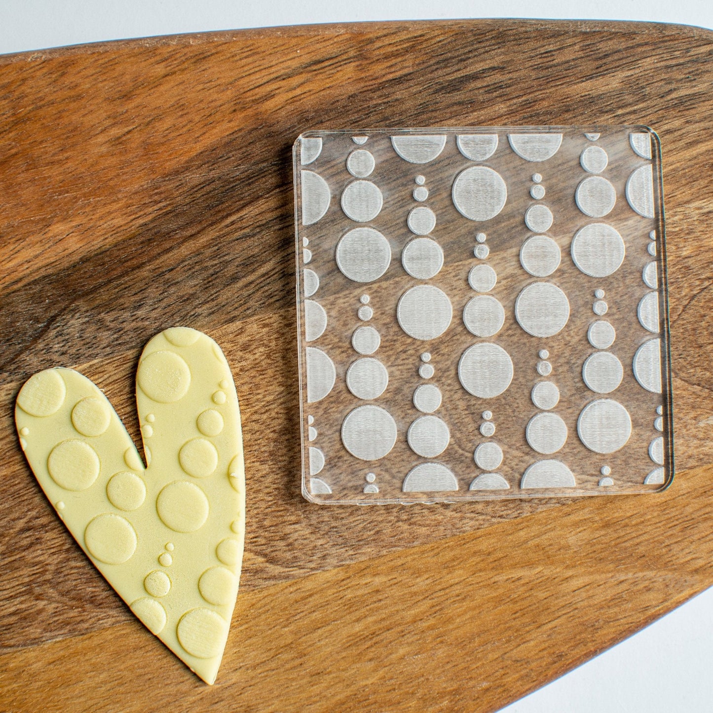 Dotty Pattern Fondant Embosser - Harwill & Fox