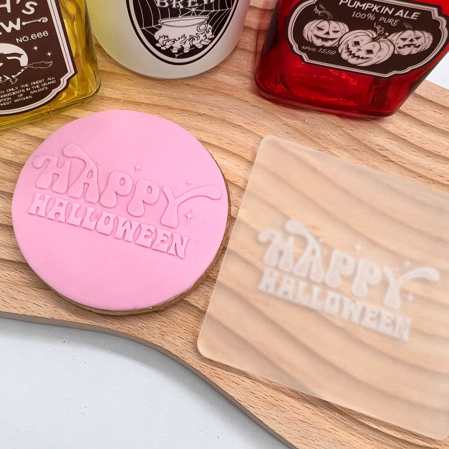 Retro Happy Halloween Embosser - Harwill & Fox