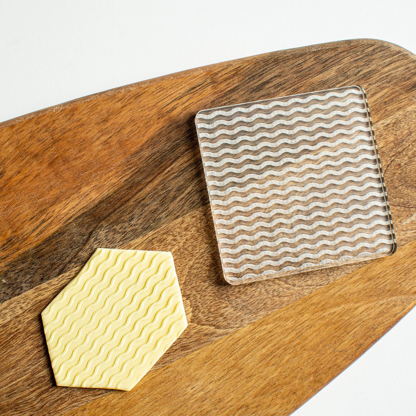 Wavy Lines Pattern Fondant Embosser - Harwill & Fox
